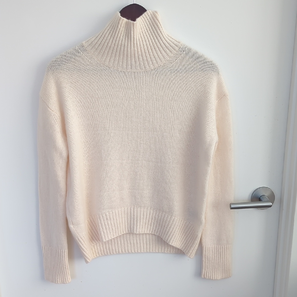 Banana Republic 100% Cashmere Cream Turtleneck Sweater XS